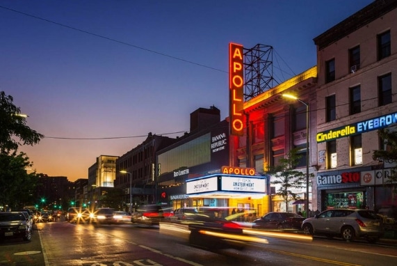 A Raw experience, image of the apollo in harlem